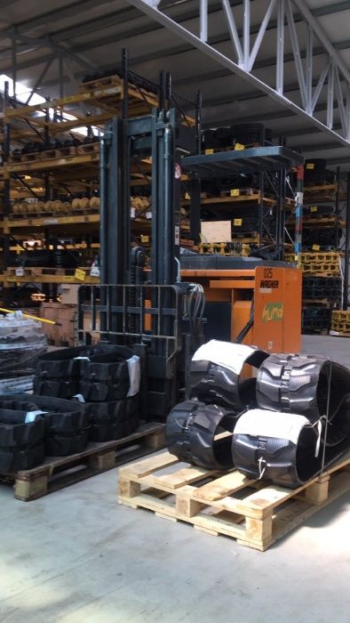 Senile cauciuc miniexcavator 300x52.5x78W pe stoc