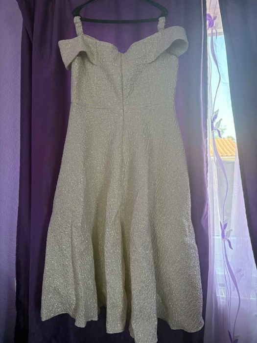 Vand Rochii Elegante!!