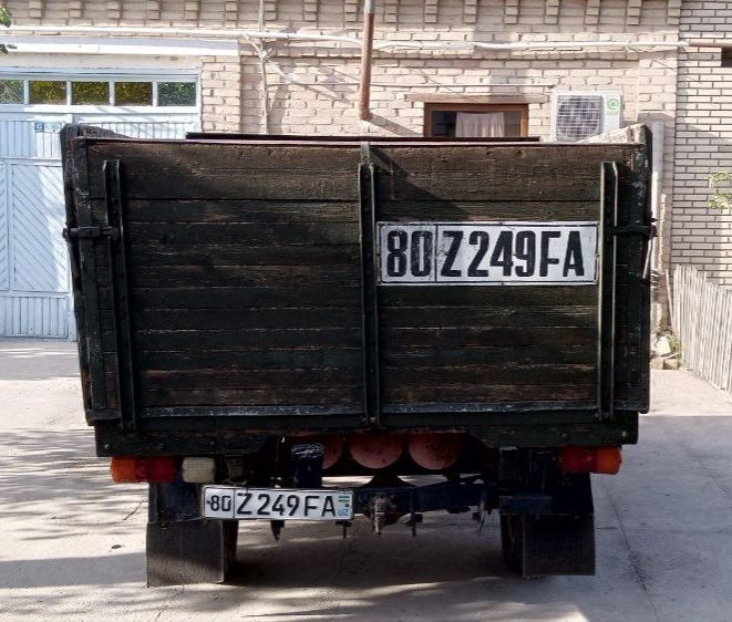 UAZ 330301 sotiladi