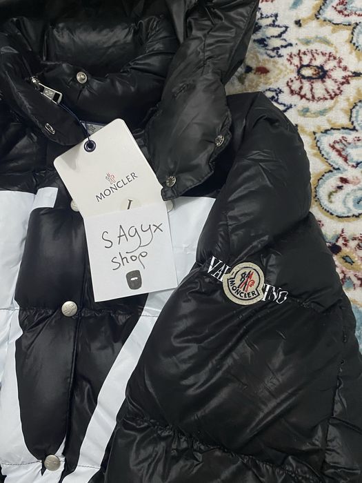 Куртка Valentino x Moncler