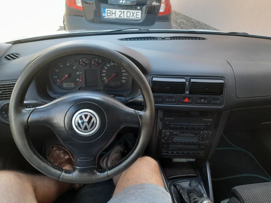 Vând  Volkswagen  golf 4 stare excelenta