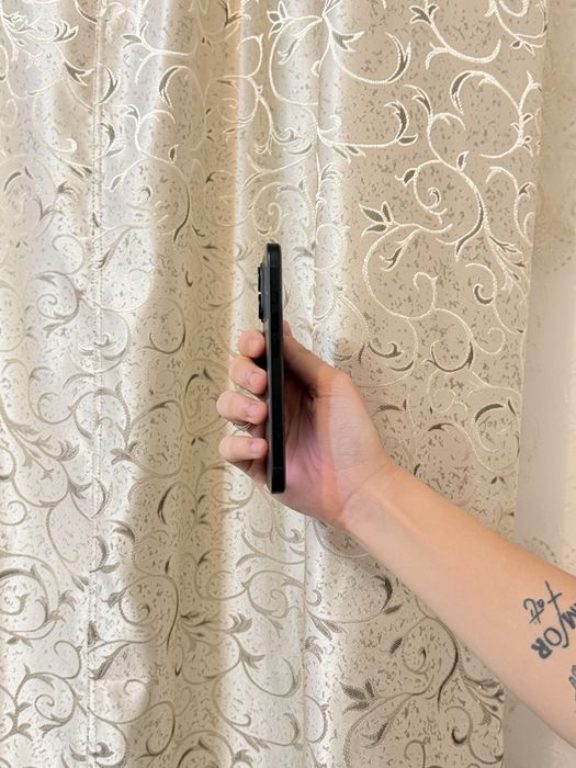 Vând IPhone 16 sau schimb