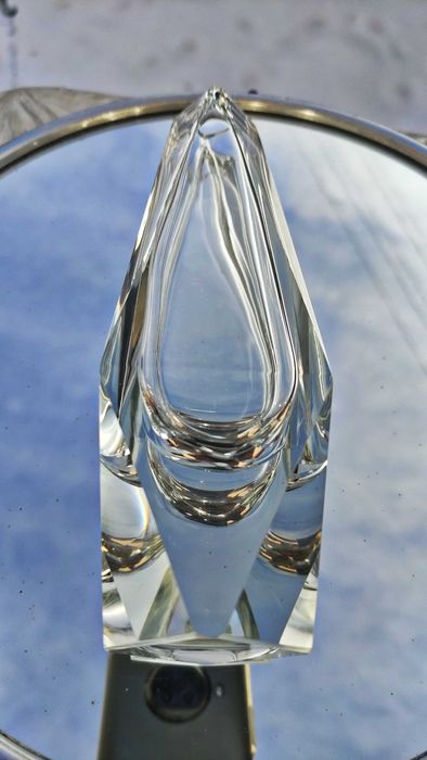 Елегантна ваза от кристал Мурано