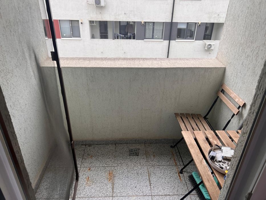 Vând garsoniera Militari Residence