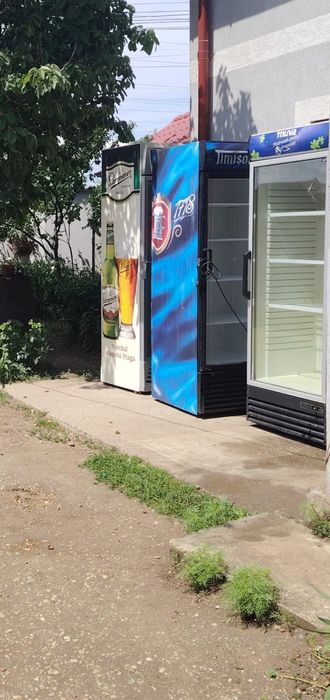 Se închiriază vitrine frigorifice