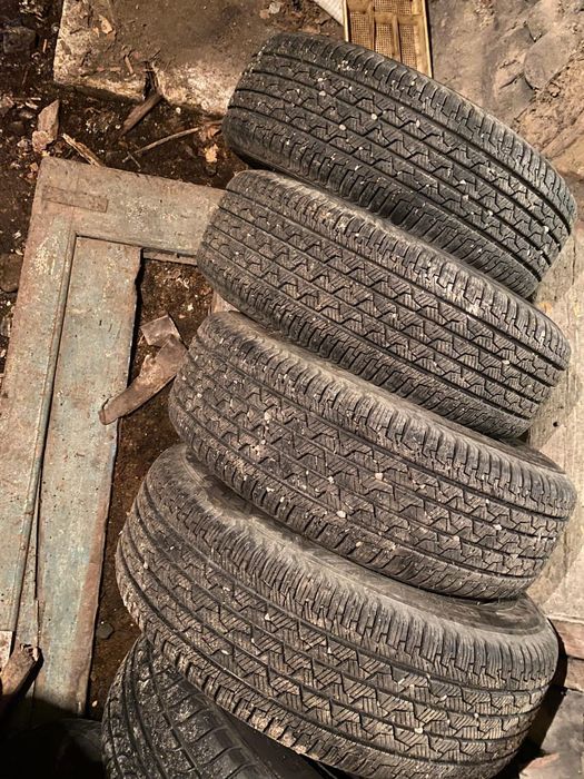 Продам комплект резины