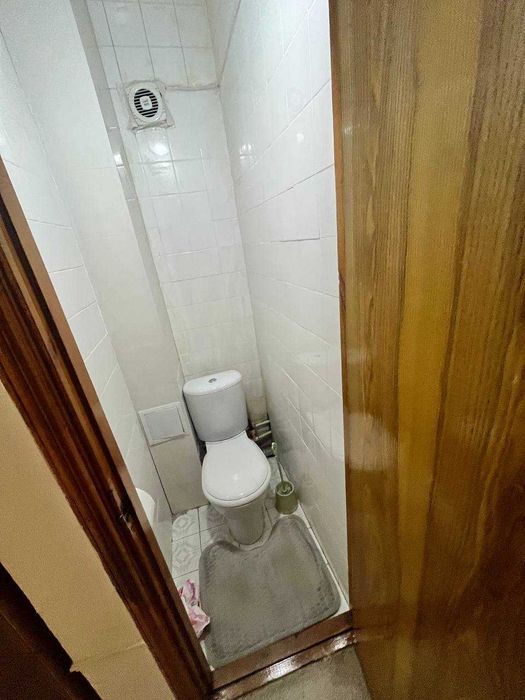 Продам 2-х комнатную кв. 77 серия 2/2/4, кирпичный дом по ул Нукус