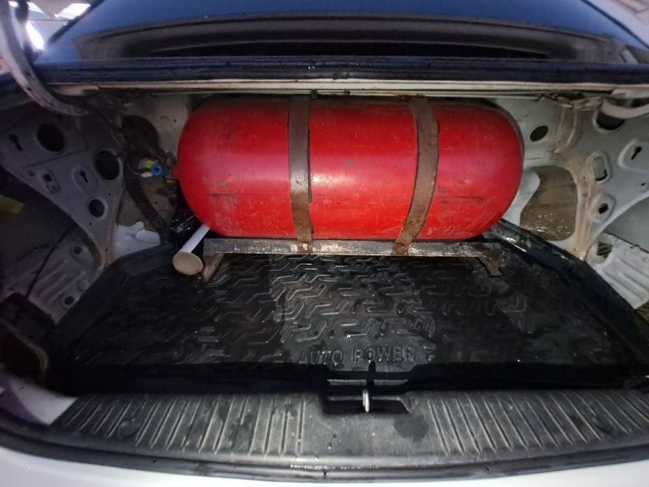 Ласетти сотилади