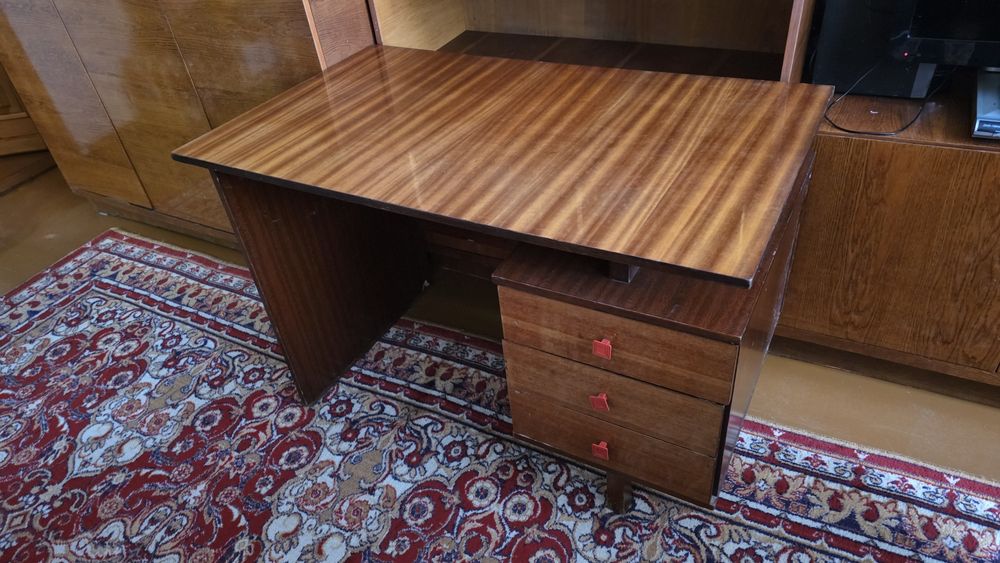 Продам письменный стол
