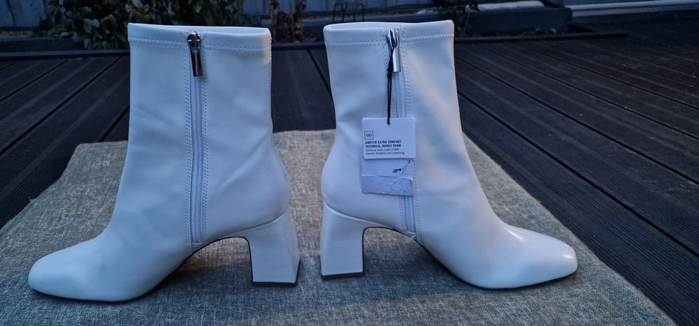 Botine Bershka noi