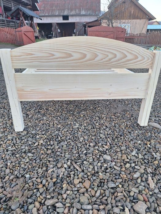 Vând pat lemn masiv (molid)