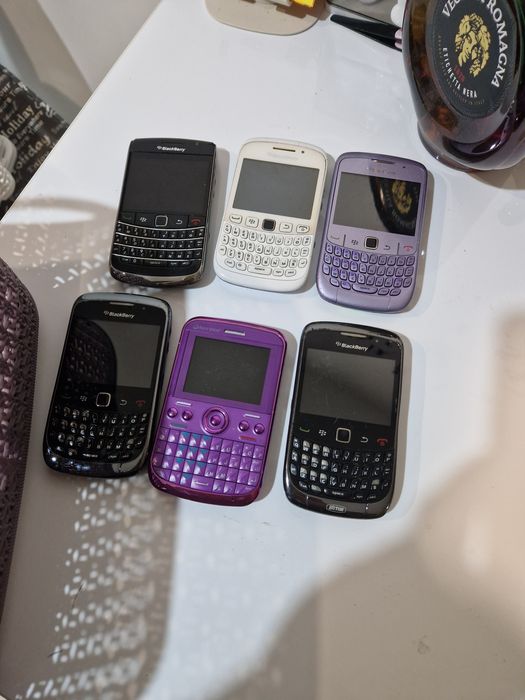 Telefon BlackBerry cu incarcator