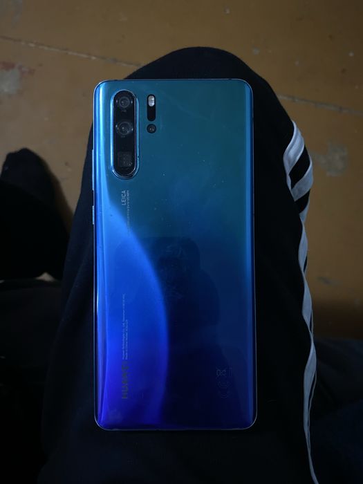 Продам срочно телефон