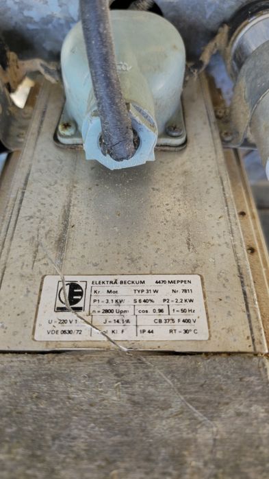 Circular de masa 220V