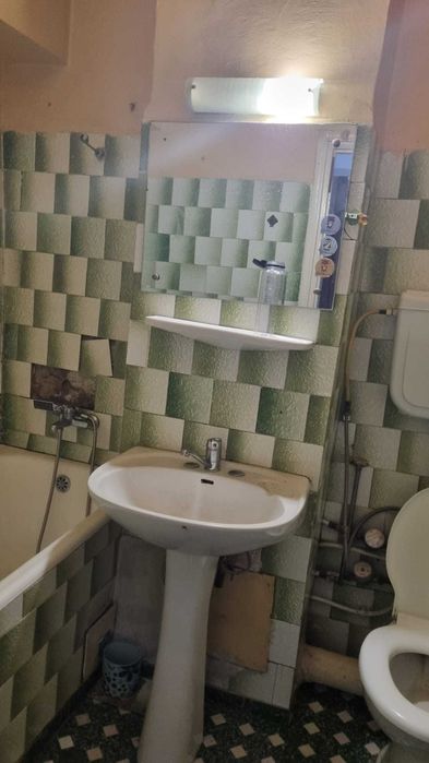 Vand apartament 3 camere , pta. Veteranilor