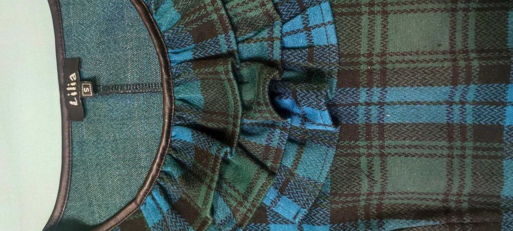 Красива елегантна блуза