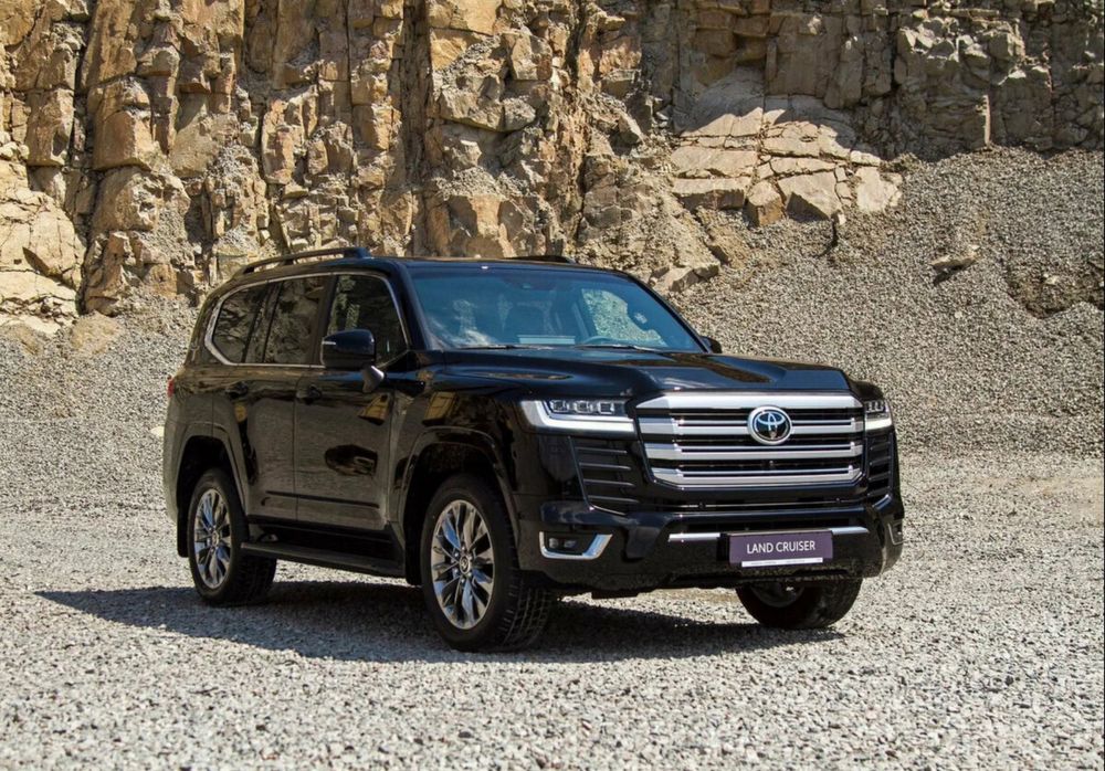 Купить Toyota Land Cruiser 300 2021 - н.в., 300 Series от 13536000 руб. - компле