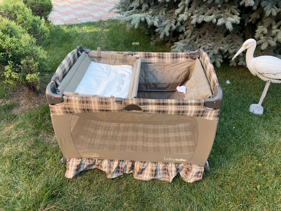 Переносной манеж Evenflo baby suite