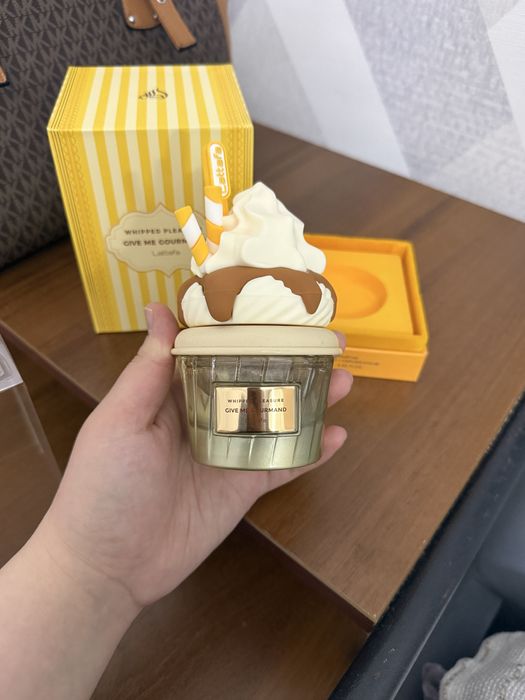 Продам парфюм женский