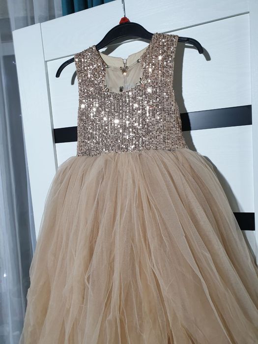 Шикарное платье для девочки Lindissima