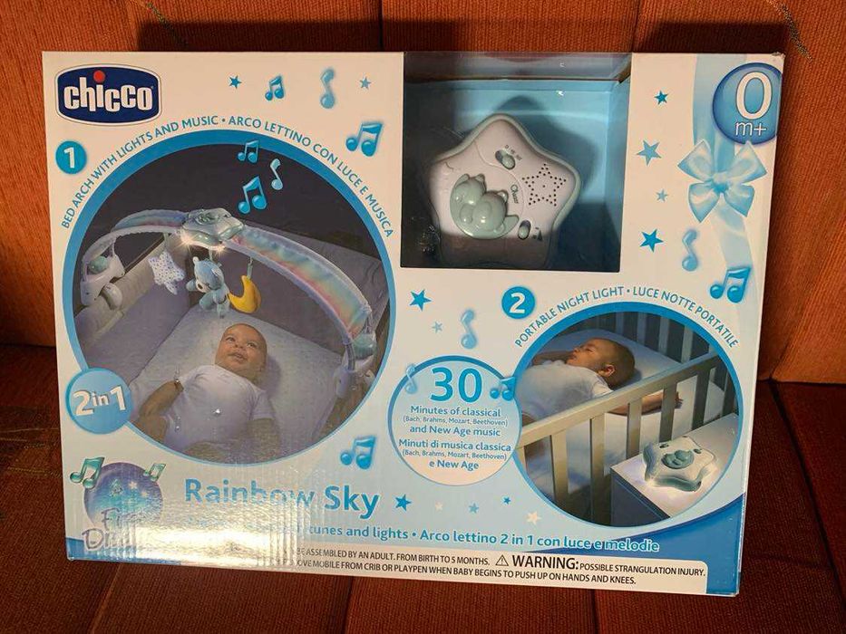 Pătuț Rainbow Sky cu pod de joacă și baterie cu lumină de noapte