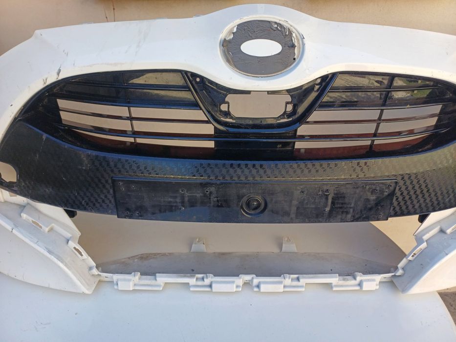 Предна броня за Toyota Yaris  2021г.-2023г.