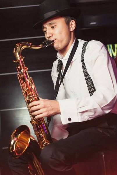 Саксофонист Азат Бекишев