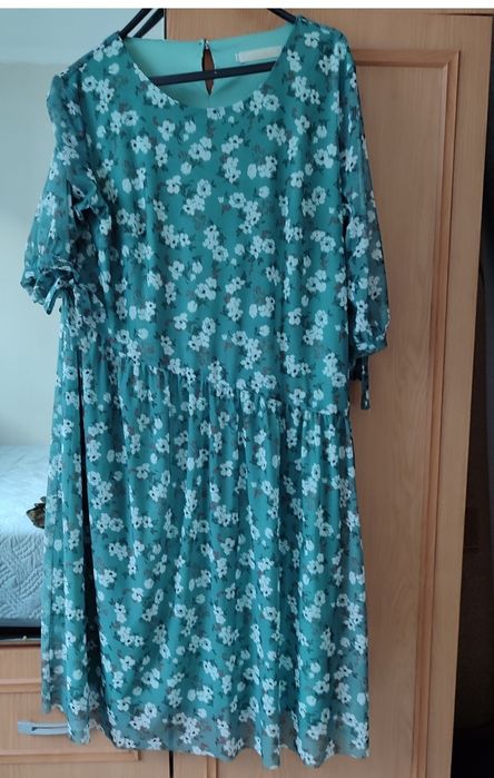 Платья б/у вечерние,повседневные