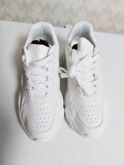 кроссовки женские