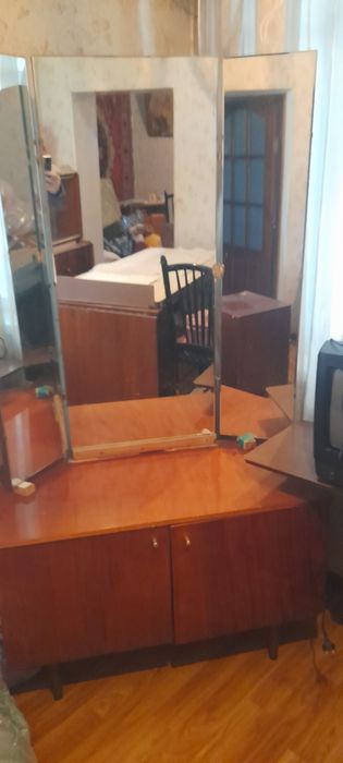 Продам мебель  б,у .