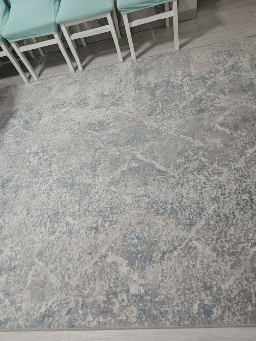 Продам ковер в зал