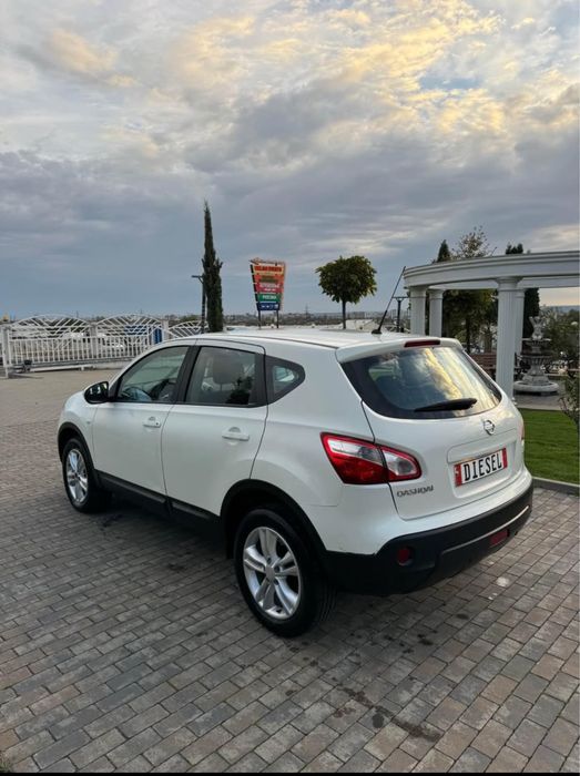Nissan qashqai 2011 euro 5 4x4