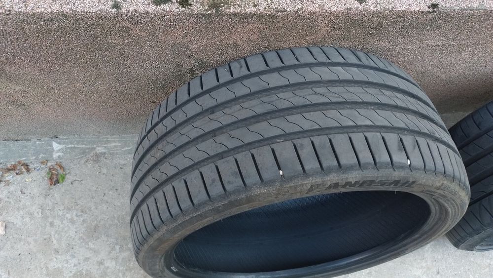 Vând 4 cauciucuri 235 cu 35 pe r19,aproape noi,Landsail,3acelasi profil și unul diferit,0772221788