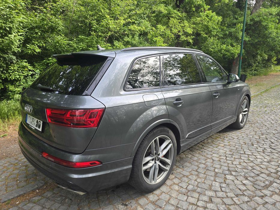 Audi SQ7 2018, motor 4.0 TDI V8, 435 CP
