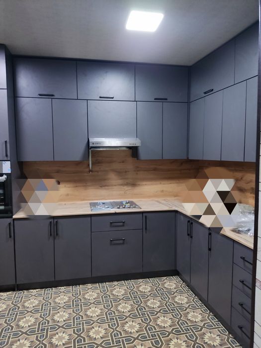 Kuhaniyi mebel , sivat va tezda