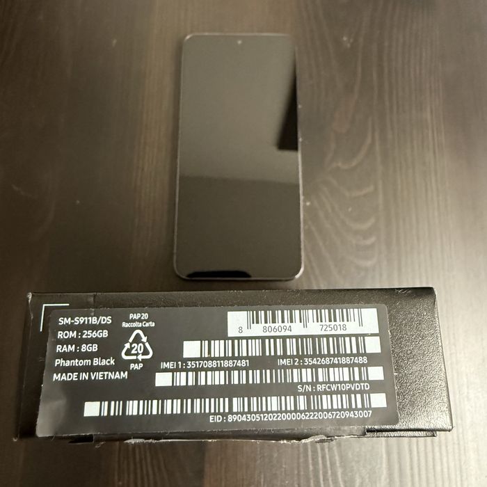 Samsung Galaxy S23, Dual SIM, 8GB RAM, 256GB, 5G, Phantom Black in cutia originala + 2 huse cadou