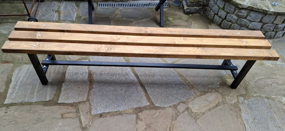 Пейка икономичен вариант без облегалка.