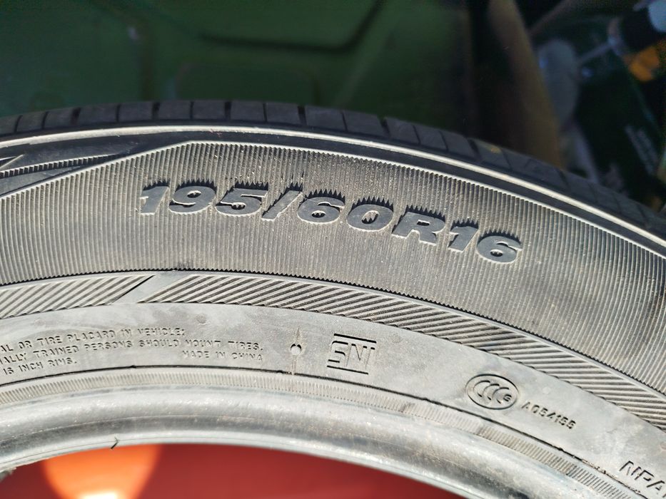 Продам шины б/у.