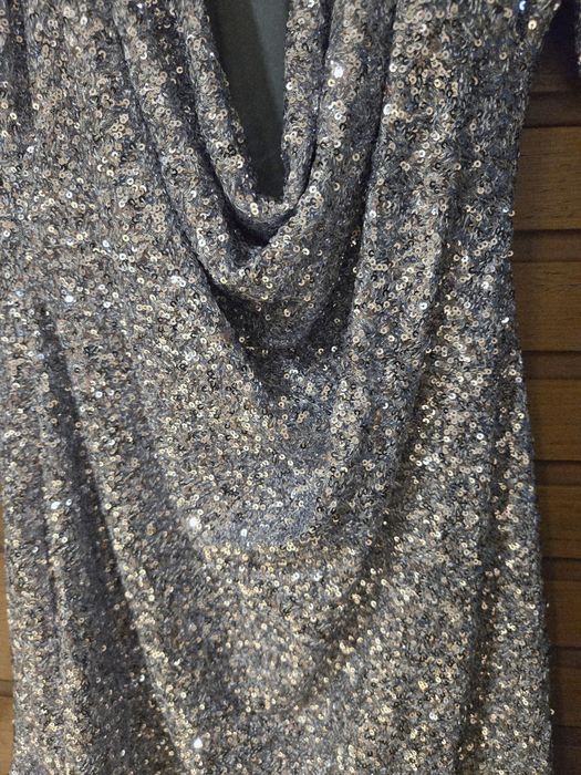 Чисто нова рокля ZARA с пайети