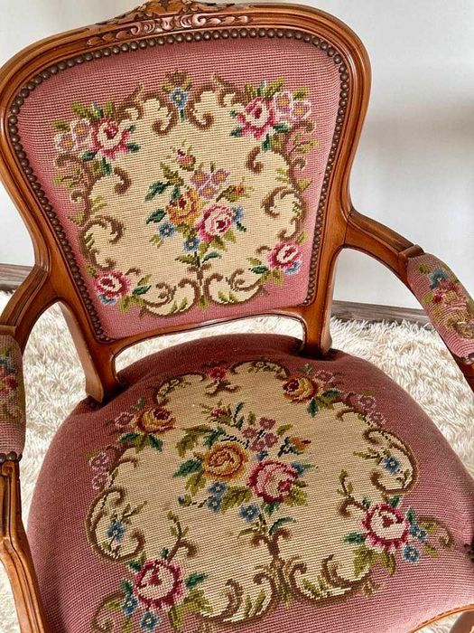 Ретро френски кресла с гобленова дамаска