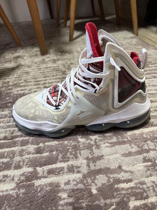 Nike Lebron 19 Sketch