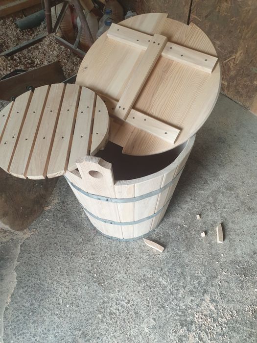 Putini din brad    .