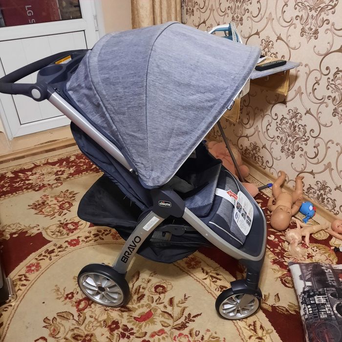 Продам коляску CHICCO Trio 2в1