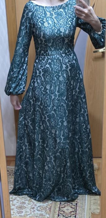 Длинное вечернее платье