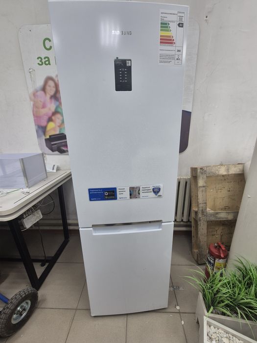 Холодильник Samsung новый