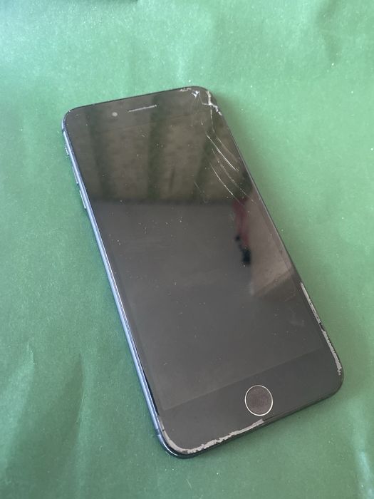 Iphone 8+256gb в хорошем состоянии