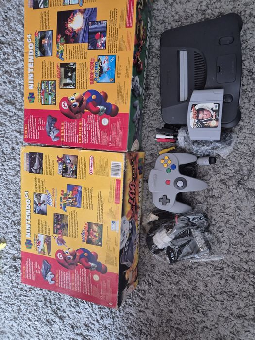 Nintendo 64, complet cutie originala, ediție Golden Eye + jocuri G.E.7