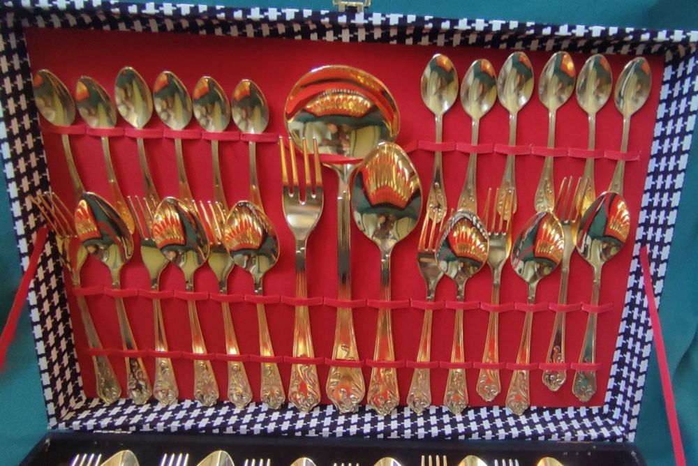 Старинни прибори за хранене с позлата