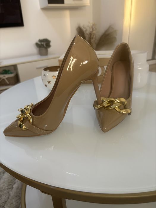 Pantofi bej masura 35