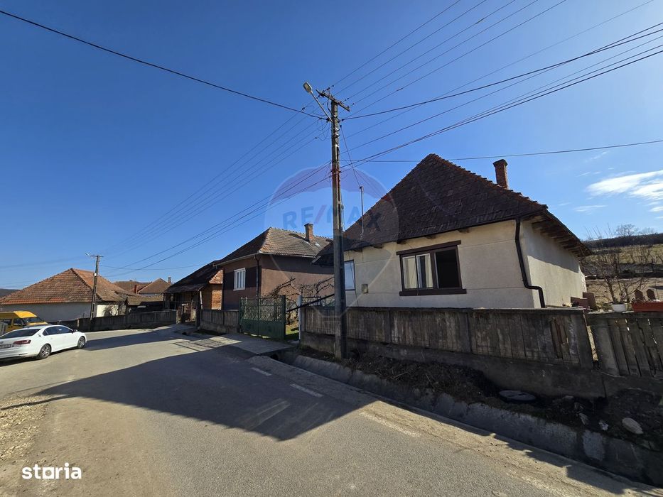 Casă cu teren generos de vânzare – Sânmihaiu Almașului, Comision 0%
